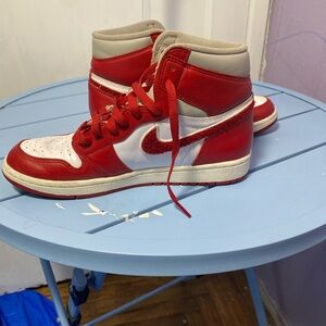 Nike Air Jordan 1 Retro High OG Shoes Newstalgia Chenille, Mens Size 10 Used